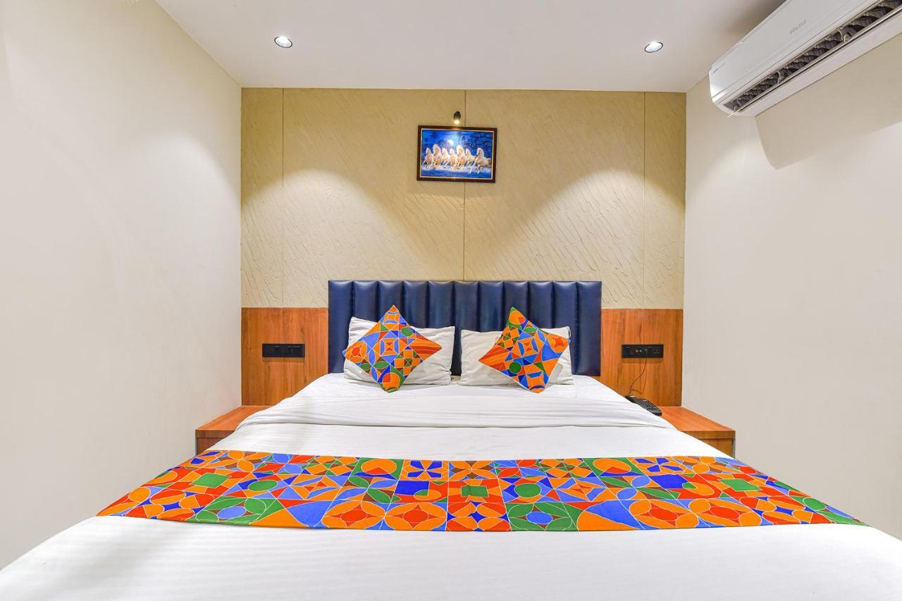 Fabhotel Udhna Inn, Near Udhna Junction Surat Buitenkant foto