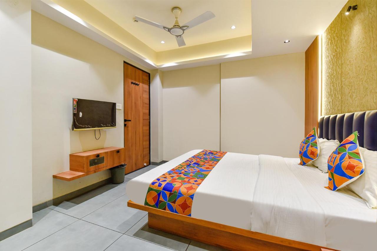 Fabhotel Udhna Inn, Near Udhna Junction Surat Buitenkant foto
