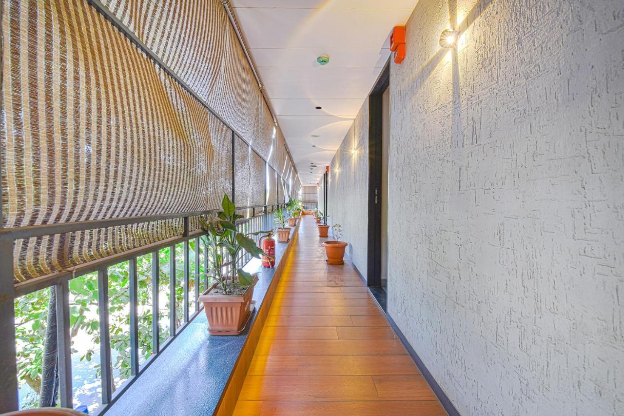 Fabhotel Udhna Inn, Near Udhna Junction Surat Buitenkant foto