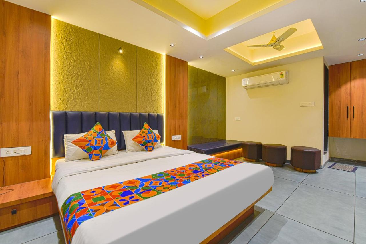 Fabhotel Udhna Inn, Near Udhna Junction Surat Buitenkant foto