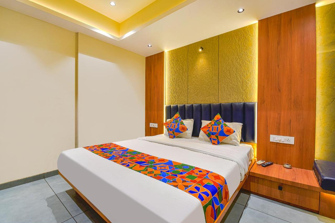 Fabhotel Udhna Inn, Near Udhna Junction Surat Buitenkant foto