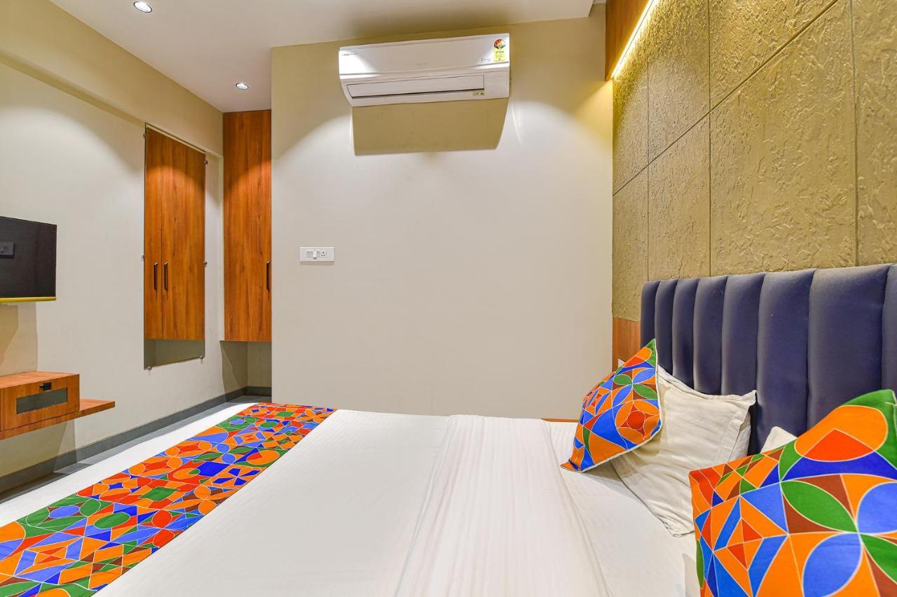 Fabhotel Udhna Inn, Near Udhna Junction Surat Buitenkant foto